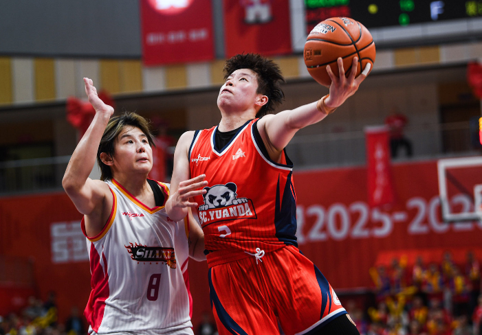 熊猫体育登录入口-WCBA总决赛：山西女篮险胜四川追到2-2 奥贡鲍尔被驱逐布朗34分